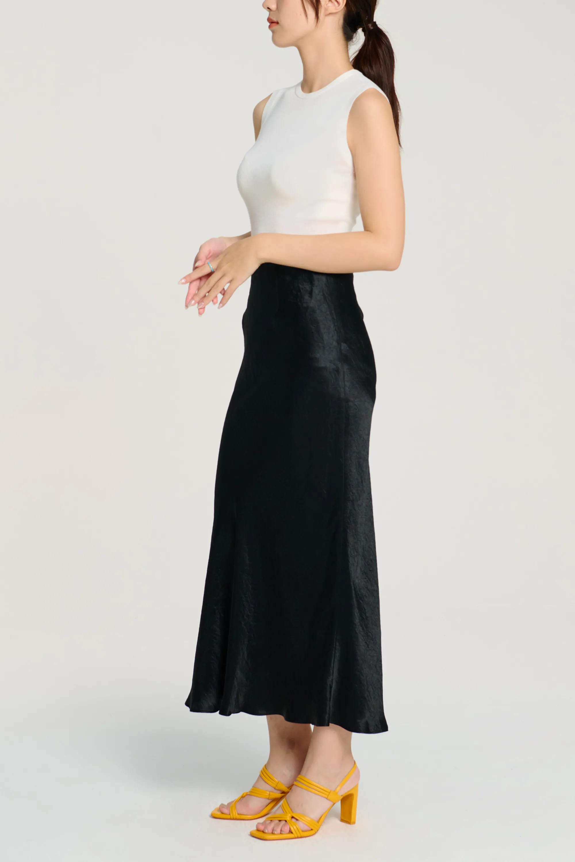 CYNTHIA naia midi skirt (Black)