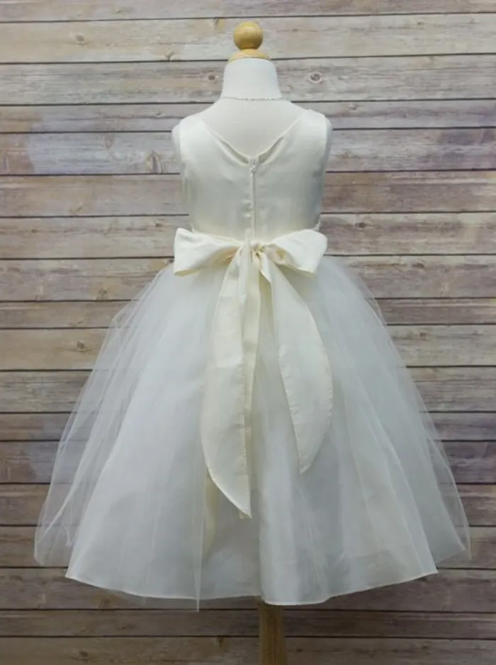 EK 05 - R  Laura First Communion or Flower Girl Dress