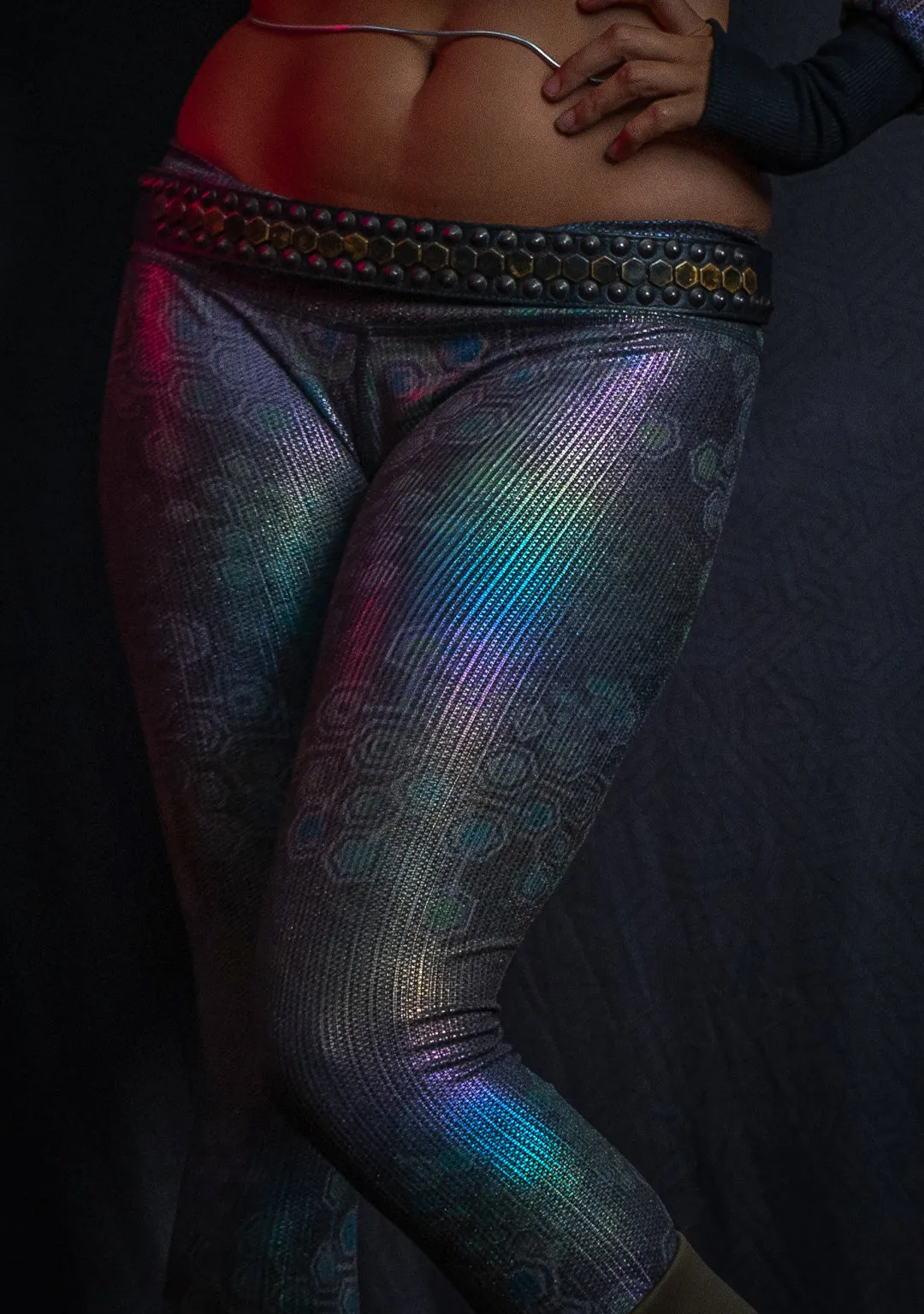 Leggings Woman Capri / Holographic Rainbow Dots Flatrib - MYCELIUM