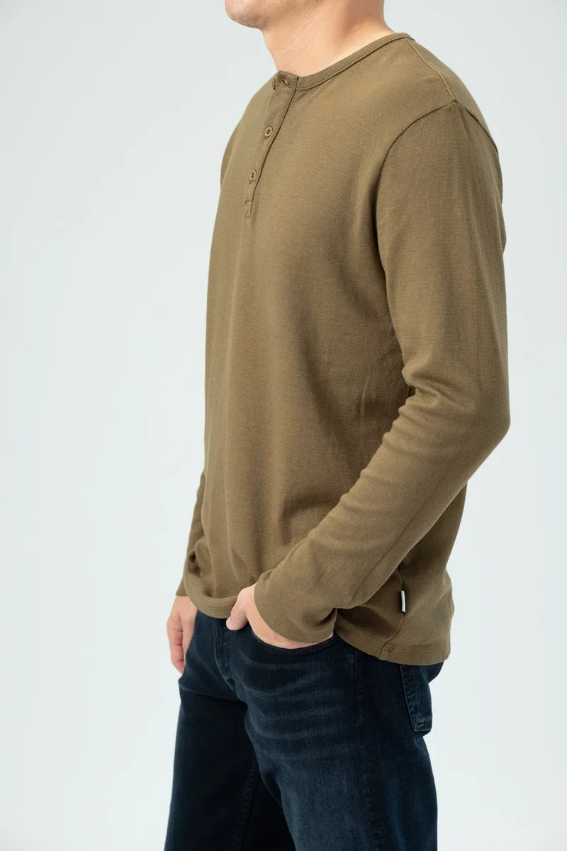 Long Sleeve Henley Shirt in Caper