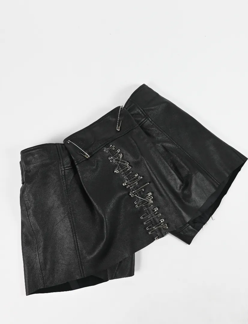 ME TO YOU Leather safety pin skirt