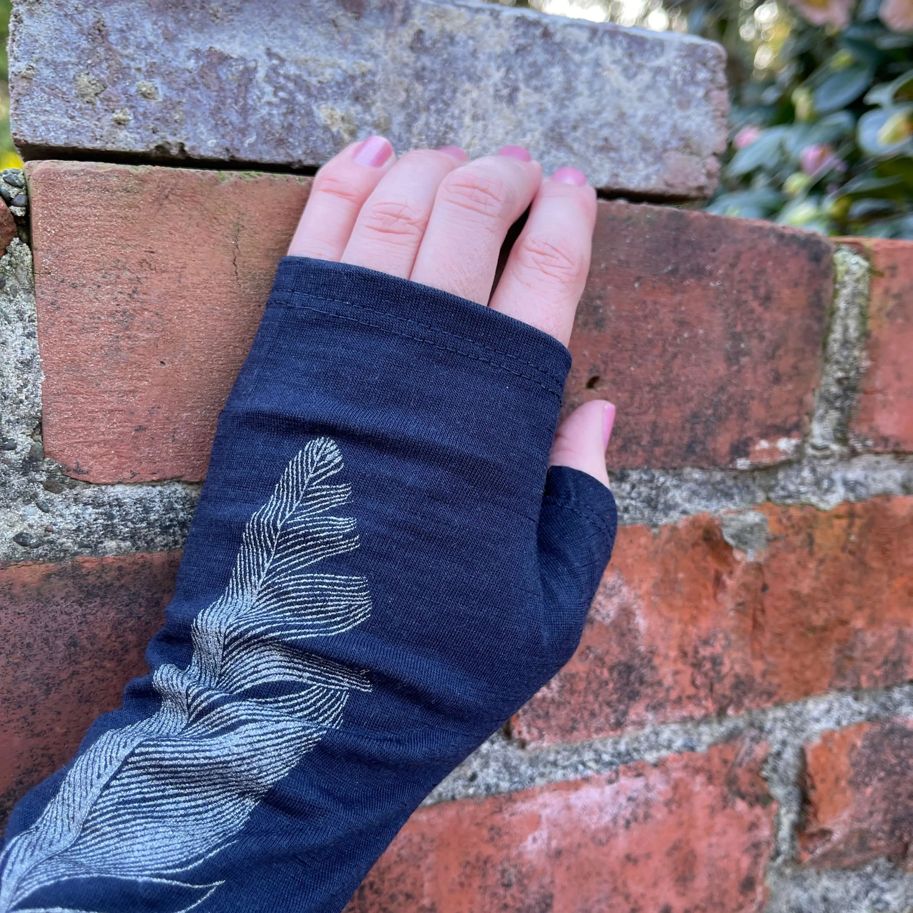 Merino Wool Gloves - Navy and Silver Feather