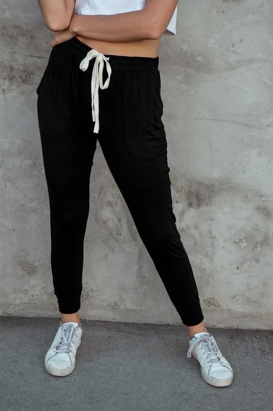 Runaround Joggers in Black