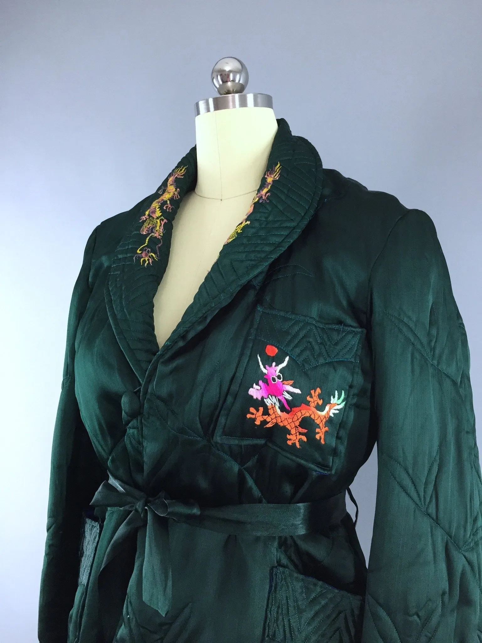 Vintage 1930s-1940s Satin Bed Jacket / Embroidered Dragons