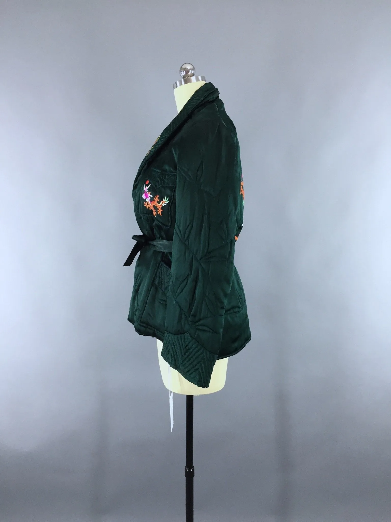 Vintage 1930s-1940s Satin Bed Jacket / Embroidered Dragons