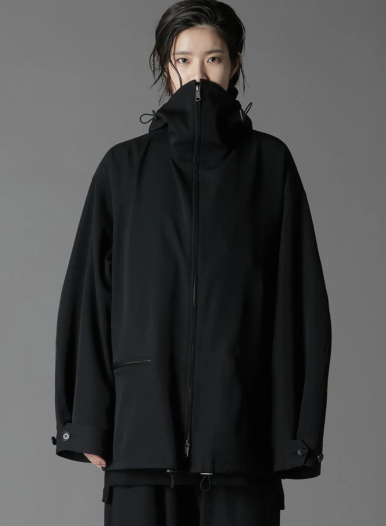 WOOL GABARDINE ZIPPER POCKET HOODED BLOUSON